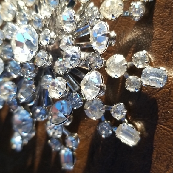 Vintage Large Domed Starburst Rhinestone Brooch with Rivet Back - Picture 4 of 8